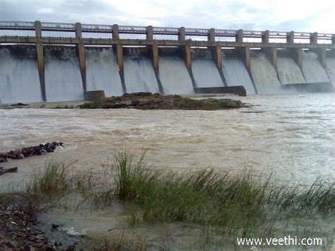 Tungabhadra Dam near Hospet | Veethi