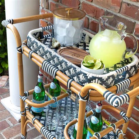 8 Outdoor Entertaining Ideas for Easy Backyard Gatherings - Driven by Decor