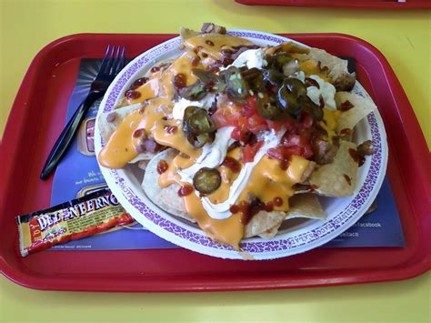 Finding My Favorite Nachos...: Del Taco (Campbell, CA): Macho Nachos with Chicken