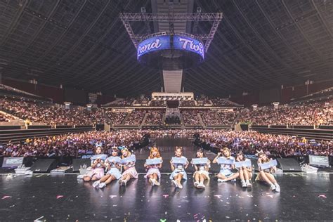 [COVER] TWICE Transformed Their 2nd Concert In Singapore To A Magical ...