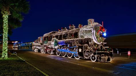 train, Steam Locomotive, Christmas Lights Wallpapers HD / Desktop and Mobile Backgrounds