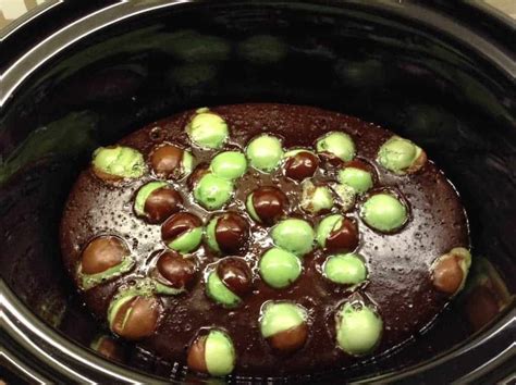 Mint Aero Chocolate Fridge Cake - BakingQueen74