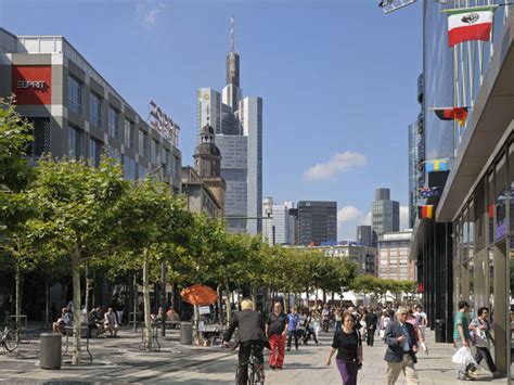 Zeil shopping promenade | Frankfurt Tourism