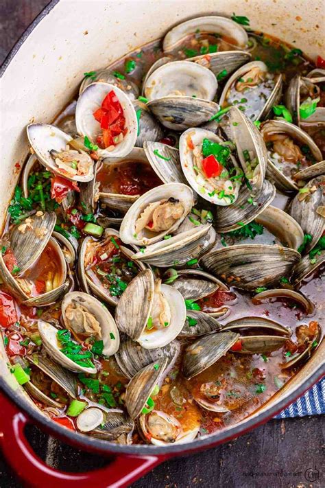 How To Cook Clams: A Guide To Preparing And Cooking Delicious Clams | AnchorAndHopeSF