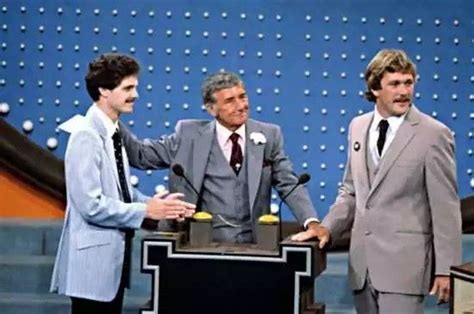 RICHARD DAWSON AS THE HOST OF "FAMILY FEUD " DURING THE SHOWS FIRST RUN ...