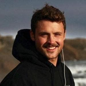 Dylan Efron - Age, Family, Bio | Famous Birthdays