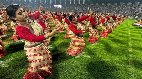 In Pics: 11,304 dancers, drummers perform 'Bihu' in front of PM ...