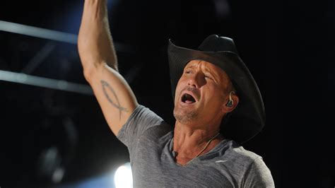 Tim McGraw: 20 years after 'Indian Outlaw,' still going