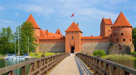 Trakai Island Castle in Trakai - Tours and Activities | Expedia.ca