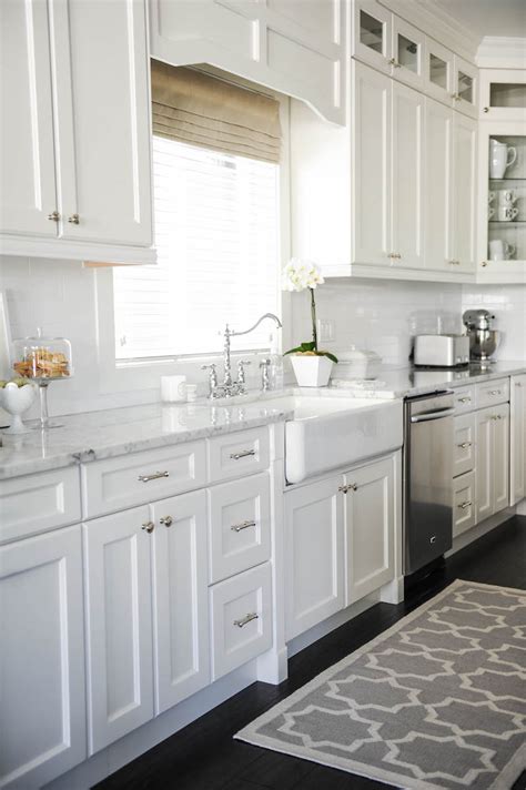 Farmhouse Sinks & Apron Front Sinks in the Kitchen