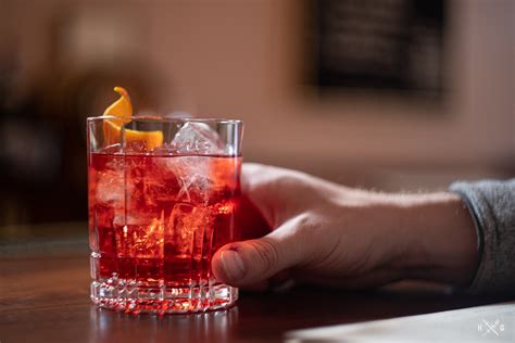 Negroni – The Humble Garnish