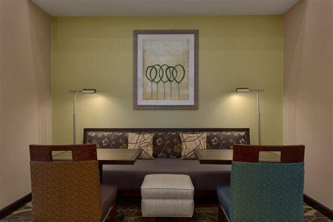 Hampton Inn & Suites Parkersburg Downtown - UPDATED 2022 Prices ...