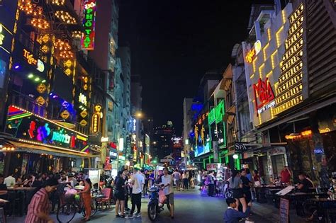 Bui Vien Street - Saigon nightlife HOT SPOT 2022 - Khách Sạn Zenta Đà Nẵng