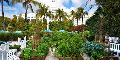 8 Of The World's Most Beautiful Hotel Gardens | HuffPost