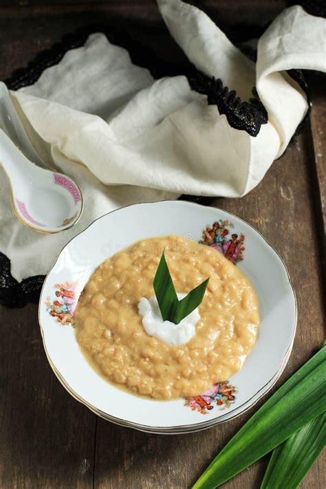 Jenang Sengkolo, Bubur Merah Putih. Indonesian Traditional Rice Porridge Stock Image - Image of ...