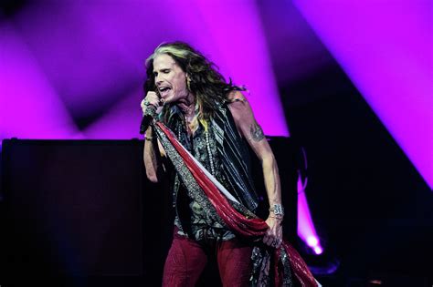 Steven Tyler's fractured larynx forces tour change