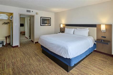 Wyndham El Paso Airport Hotel and Water Park Photo Gallery