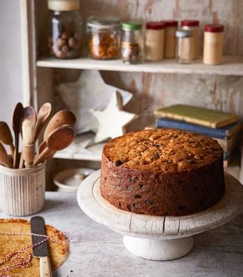 Christmas cake recipes | Sainsbury`s Magazine