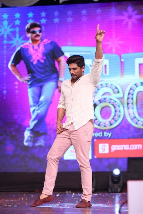 Allu Arjun Latest Syylish Dance Performance At MegaStar 60 Function Photo Images HD - IMAGES