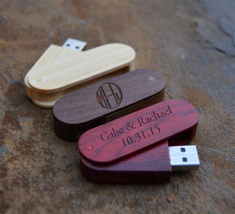 Personalized Wood Flash Drive. 8 GB Thumb Drive. Groomsmen - Etsy