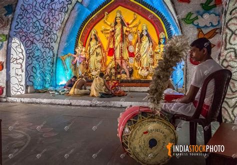 Durga Puja dhaki at Durga pandal at Kolkata - Original File ( Width > 5000 px. ), Extended ...