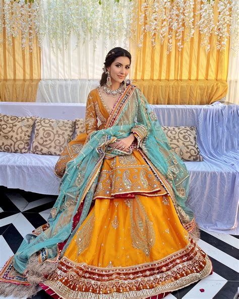 What to Wear on Diwali? 16 Best Outfit Ideas