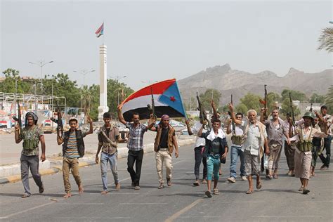 Yemeni militiamen appear to be driving Houthi rebels out of Aden - The ...