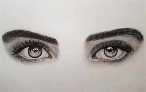 I drew this thanks to an tuto on youtube, this is my first realistic ...