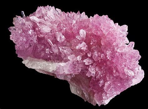 Rose Quartz: Types, Meaning and Benefits in Feng Shui