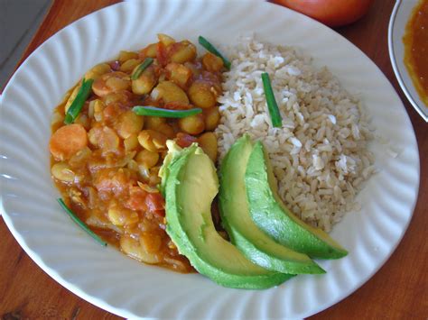 GUISADO DE FRIJOLES BLANCOS - Dorcas' Vegan Kitchen