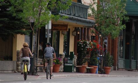 Ketchum Idaho Vacations & Information - AllTrips