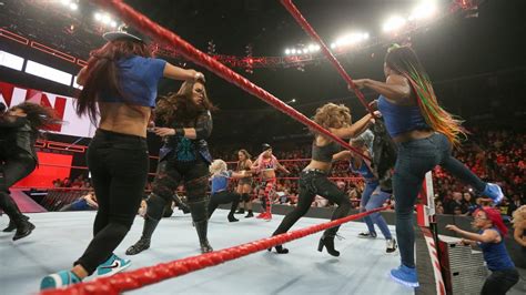 How WWE Survivor Series Invasion Angle On Raw Made Babyfaces Out Of The Entire SmackDown Live Brand