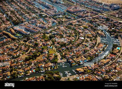 Aerial view, Marina of Empuriabrava, Ampuriabrava, Castelló d'Empúries at the Gulf of Roses ...