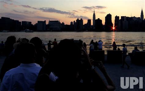 Photo: Manhattanhenge sunset in New York City - NYP2014071132 - UPI.com