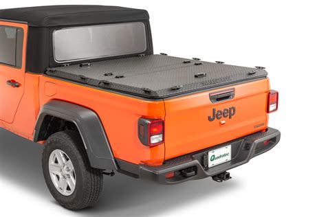 DiamondBack HD Truck Bed Cover for 2020 Jeep Gladiator JT | Quadratec