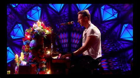 Coldplay - Everglow (Live on The Graham Norton Show) - YouTube