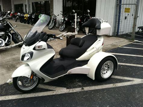 2011 Suzuki Burgman 650 Exec Scooter for sale on 2040-motos