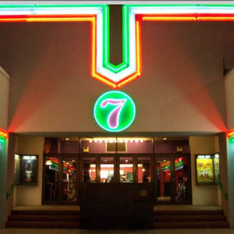 Cinemark Movies 7 - Sherman, Tx Entrance to our college dollar theater ...