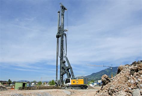 Continuous flight auger drilling | Liebherr deep foundation