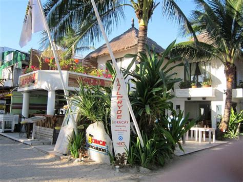 Best Price on The Boracay Beach Resort in Boracay Island + Reviews!