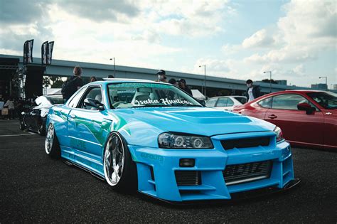 Stanced Skyline