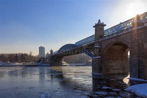 Pushkinskiy Bridge Across the Moskva River on Frunzenskaya Embankment ...