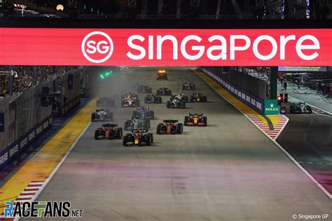 Race start, Singapore, 2022 · RaceFans