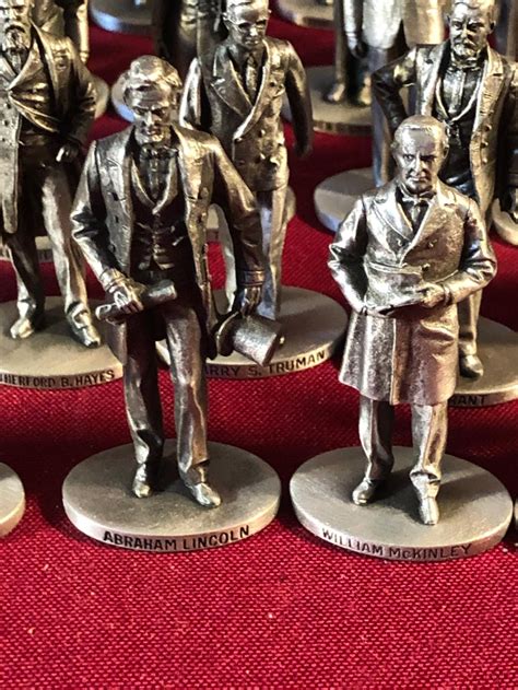 Lot - The Danbury Mint Pewter Presidential Figures & Display Shelf