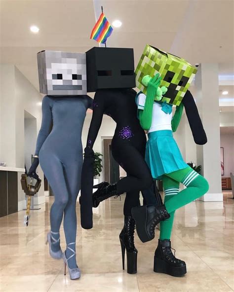 The most frightening Minecraft cosplay ever : Minecraft