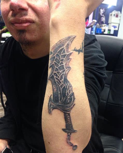 Blades Of Chaos Tattoo