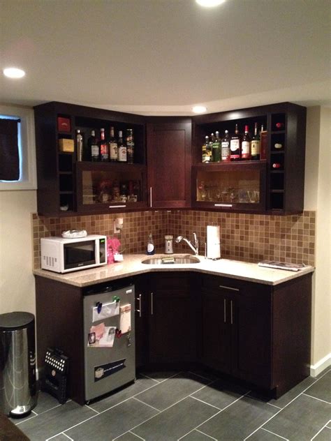 This kitchenette is great for a small apartment or for an office. Our ...