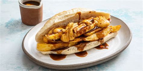 ‘Poutine’ sandwich with garlic gravy and scamorza - Great British Chefs