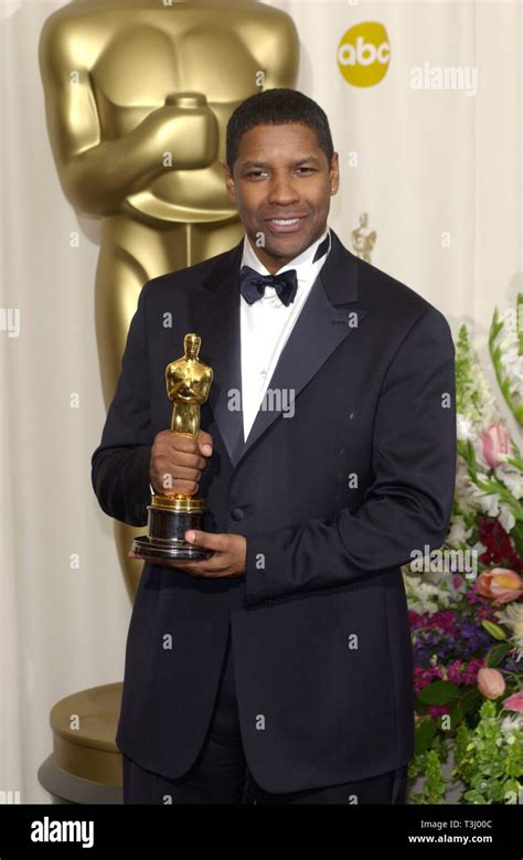 LOS ANGELES, CA. March 24, 2002: Actor DENZEL WASHINGTON at the 74th ...