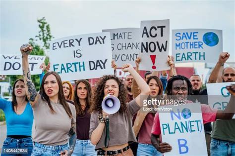 Protestors Climate Photos and Premium High Res Pictures - Getty Images